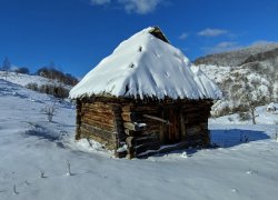 Fundatura Ponorului iarna din judetul Hunedoara