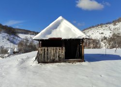 Fundatura Ponorului iarna din judetul Hunedoara