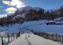 Fundatura Ponorului iarna din judetul Hunedoara