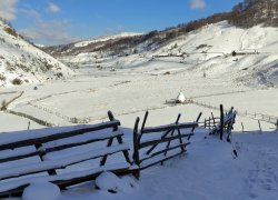 Fundatura Ponorului iarna din judetul Hunedoara
