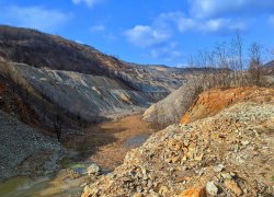 Ruinele minei de cupru de la Moldomin din Moldova Noua