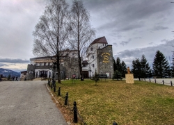 Hotel Castel Dracula de pe Pasul Tihuta