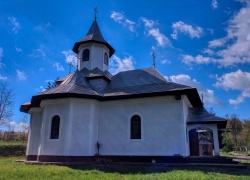 Biserica Sfintii Imparati Constantin si Elena din Vf Dealului