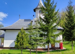 Biserica Sfintii Imparati Constantin si Elena din Vf Dealului