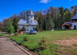 Biserica Sfintii Imparati Constantin si Elena din Vf Dealului