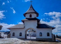 Manastirea Sfanta Treime Prislop
