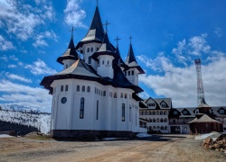 Manastirea Sfanta Treime Prislop