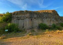 Coloanele de Bazalt din Racos
