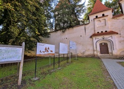 Biserica fortificata din Dealu Frumos