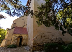Biserica fortificata din Dealu Frumos
