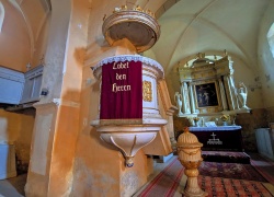 Biserica fortificata din Dealu Frumos