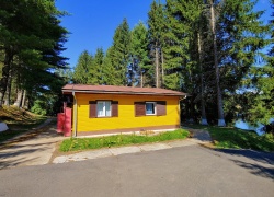 Statiunea si Lacul Trei Ape