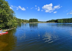 Statiunea si Lacul Trei Ape