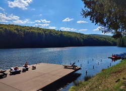 Statiunea si Lacul Trei Ape