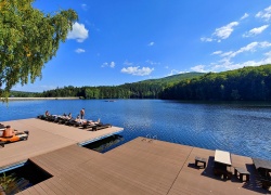 Statiunea si Lacul Trei Ape