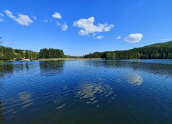 Statiunea si Lacul Trei Ape