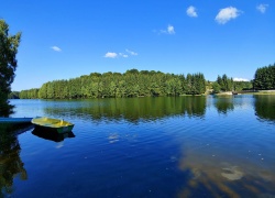Statiunea si Lacul Trei Ape