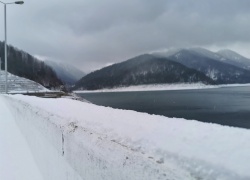 Barajul Gura Apelor iarna
