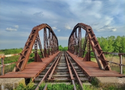 Podul de cale ferata abandonat