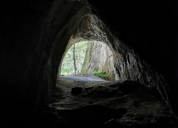 Pestera Hotilor (Grota Haiducilor)