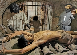 Expozitia de tortura din Hunedoara
