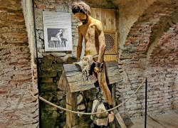 Expozitia de tortura din Hunedoara