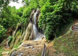 Cascada Clocota de la Geoagiu Bai