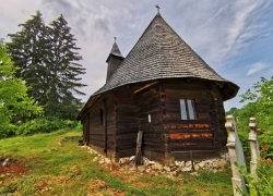 Biserica de lemn din satul Alun