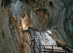 Pestera Poarta lui Ionele