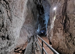 Pestera Poarta lui Ionele