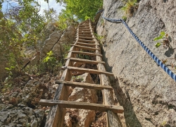 Scarile de la Catunul Inelet din Muntii Cernei