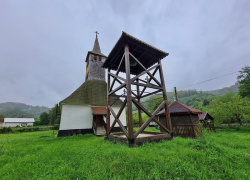 Biserica de lemn din Rosia Noua