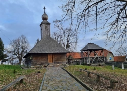 Biserica de lemn din Dubesti