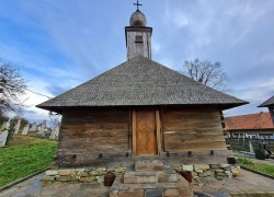 Biserica de lemn din Dubesti