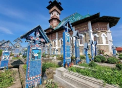 Cimitirul Vesel din Sapanta, Maramures