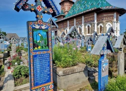 Cimitirul Vesel din Sapanta, Maramures