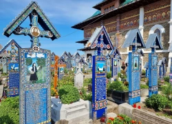 Cimitirul Vesel din Sapanta, Maramures