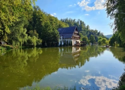 Lacul din Statiunea Moneasa