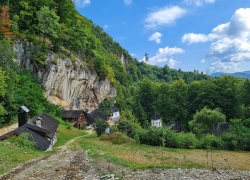 Schitul Pahomie din jud Valcea