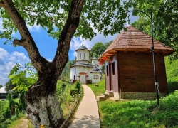 Schitul Patrunsa din jud Valcea