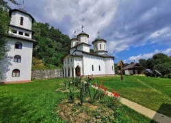 Schitul Patrunsa din jud Valcea