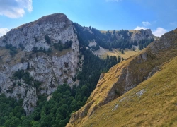 Traseu catre Cruce din Parcul Buila-Vanturita
