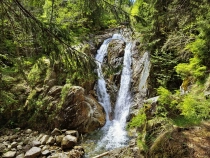 Cascada Lolaia din Muntii Retezat
