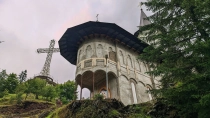 Crucea de la Manastirea Piatra Fantanele