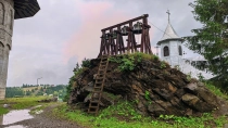 Crucea de la Manastirea Piatra Fantanele