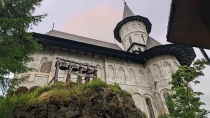 Crucea de la Manastirea Piatra Fantanele
