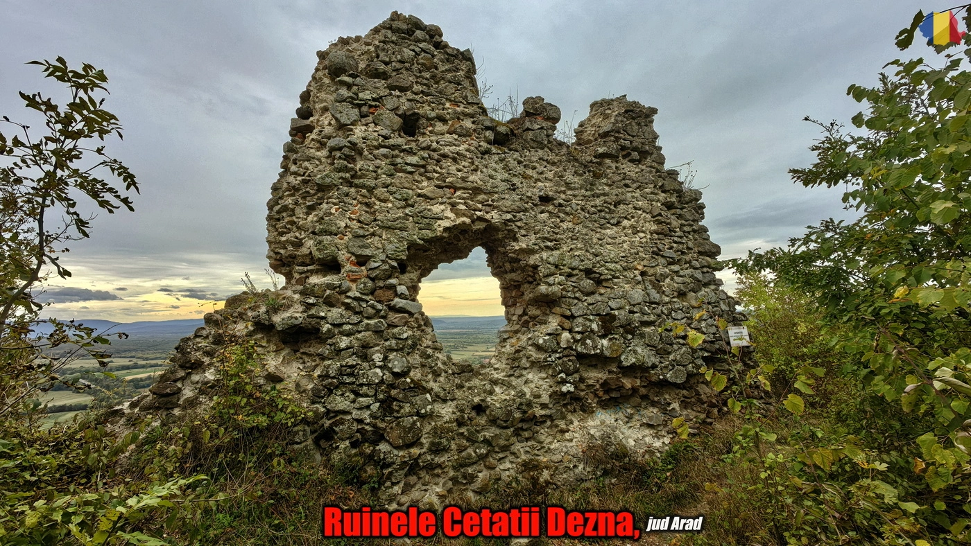 Ruinele Cetatii Dezna din judetul Arad