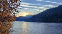 Barajul + Lacul Gura Apelor toamna