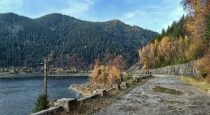 Barajul + Lacul Gura Apelor toamna