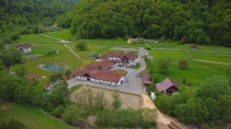 Paradisul Verde de la Poalele Pietrei Craiului - Plaiul Foii